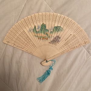 Beautiful Vintage Oriental Hand Fan